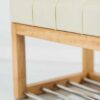 Sitzbank Chesterfield M-DEKO LPP-4 nach Maß aus Holz, mit Schuhregal und gestepptem Sitz aus ecrufarbigem Kunstleder