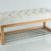 Sitzbank Chesterfield M-DEKO LPP-4 nach Maß aus Holz mit Schuhregal und gestepptem Sitz aus ecrufarbigem Velours
