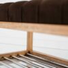 Sitzbank Chesterfield M-DEKO LPP-4 nach Maß aus Holz, mit Schuhregal und gestepptem Sitz aus dunkelbraunem Velours