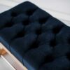 Sitzbank Chesterfield M-DEKO LPP-4 nach Maß aus Holz mit Schuhregal und gestepptem Sitz aus dunkelblauem Velours