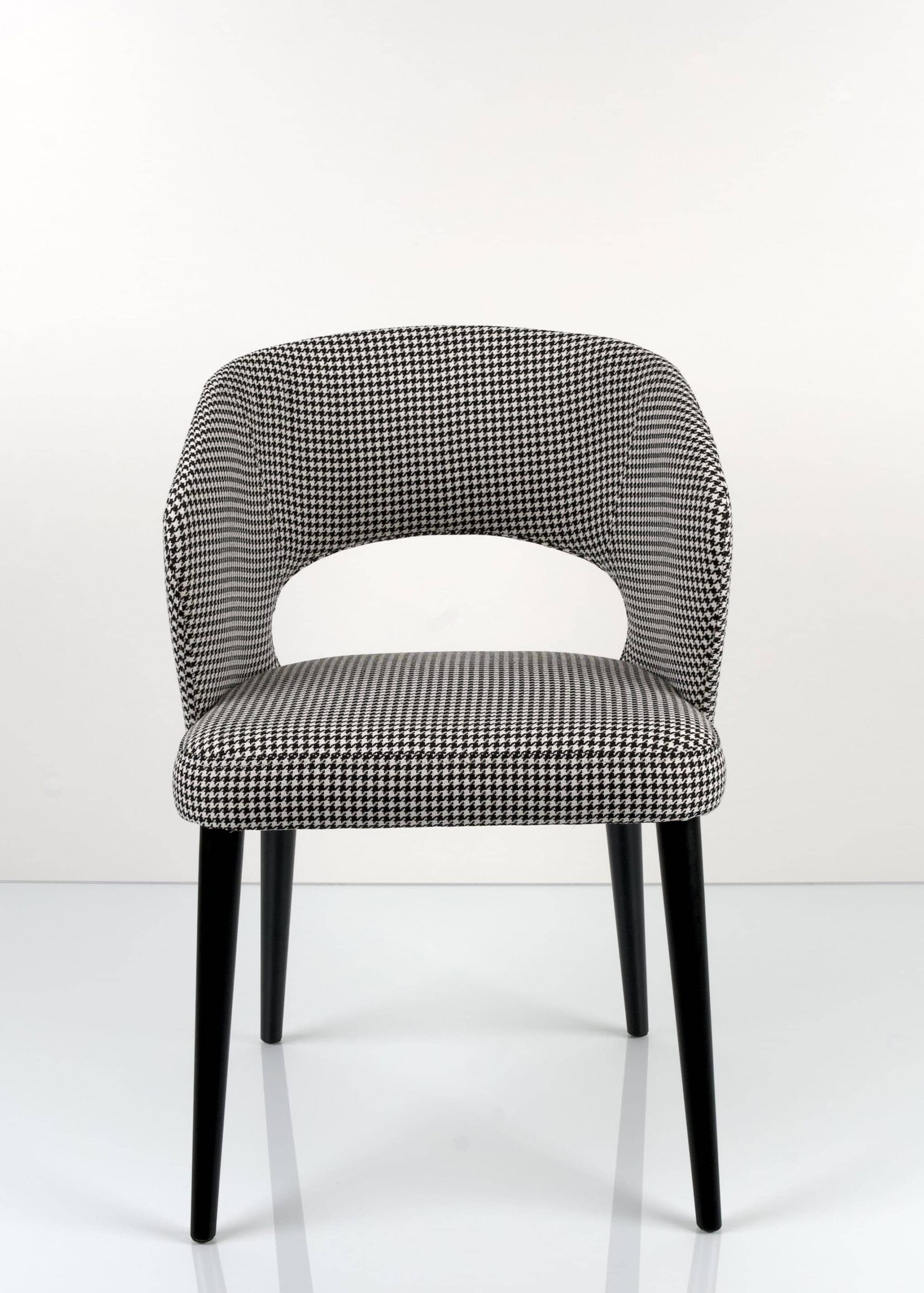 M-Deko Stuhl KR-8 Deluxe – Moderner gepolsterter Designstuhl mit Holzbeinen Moderner Deko Stuhl Deluxe KR-8, gepolstert mit ergonomischer Rückenlehne und stabilen Holzbeinen – eleganter Designstuhl für Esszimmer, Wohnzimmer oder Cafeteria.